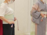 a dressing class to learn how to wear kimono